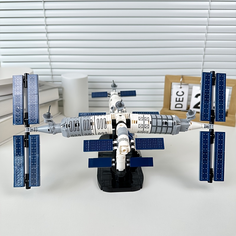Space Explorer Building Block Set, International Space Station